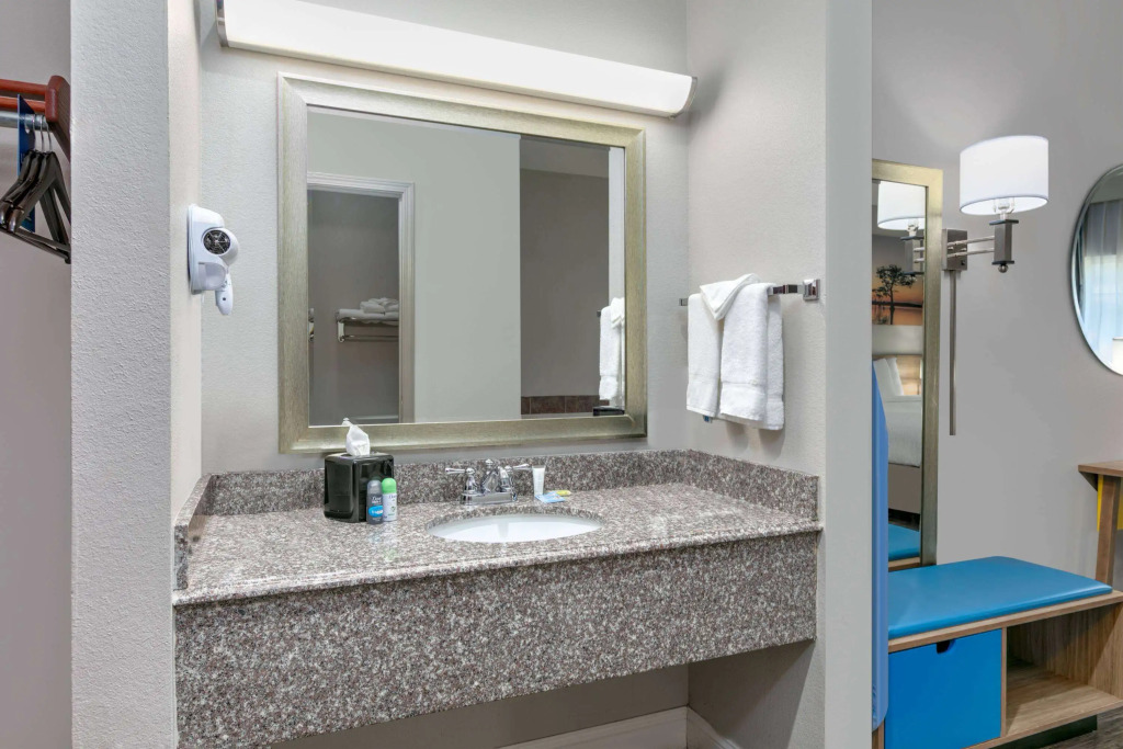 Days Inn & Suites by Wyndham Cabot