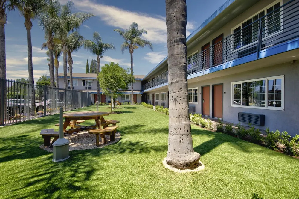 Hyland Inn Van Nuys