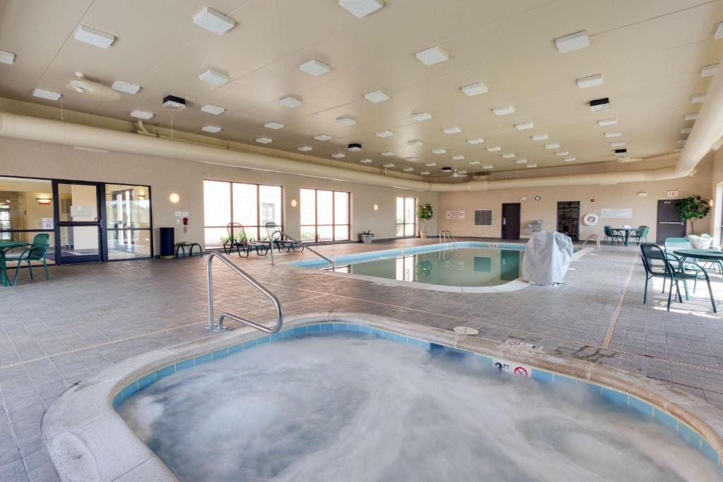 Drury Inn & Suites St Joseph