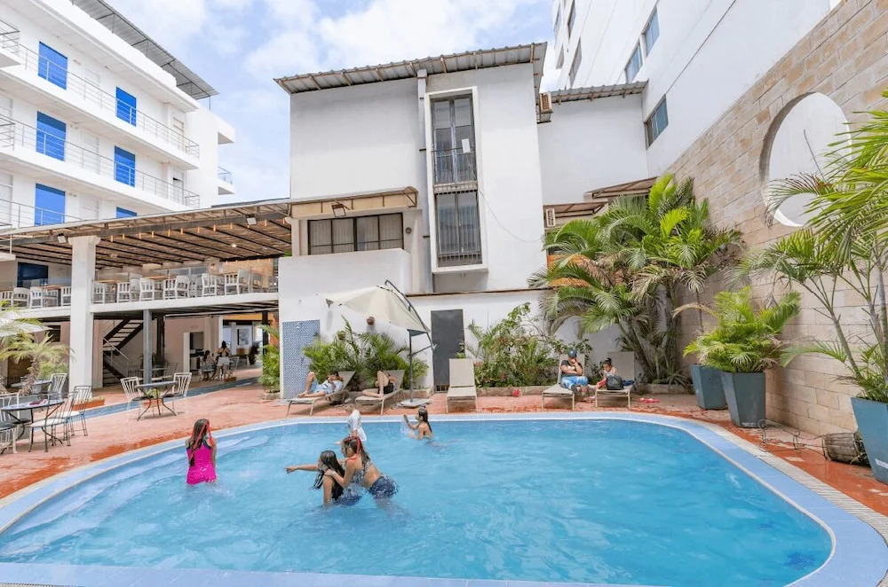Hotel Kinova - Salinas