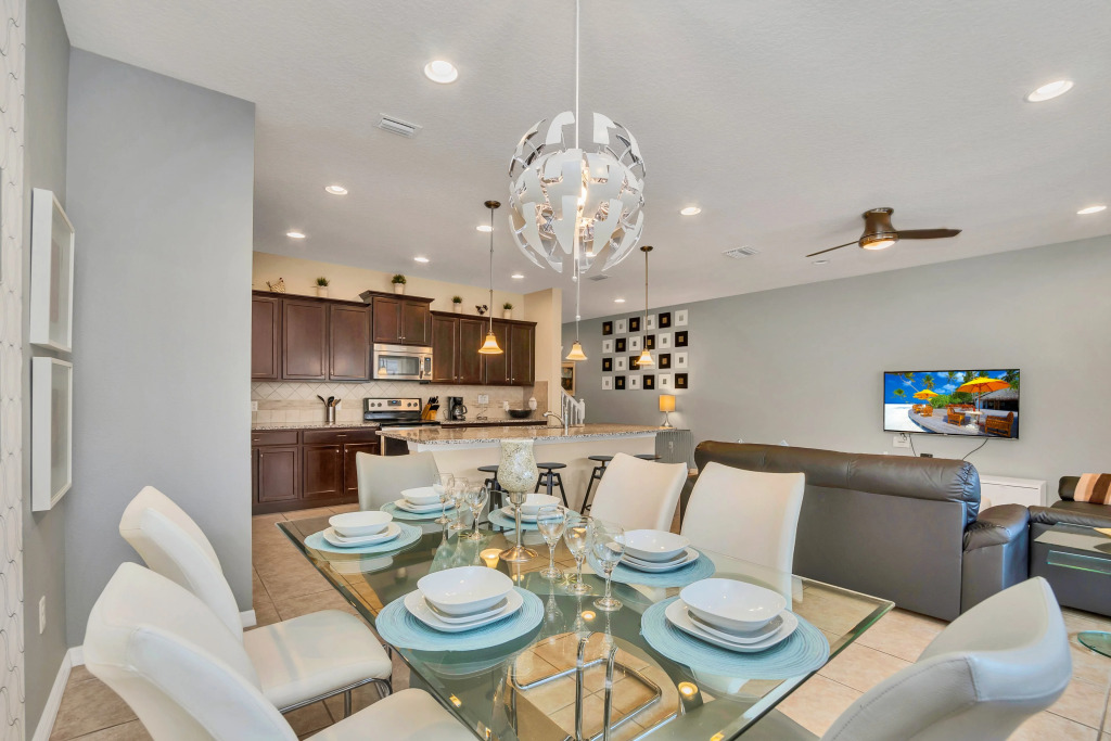 Fantastic Windsor At Westside Resort Home 9045RH, Kissimmee, US