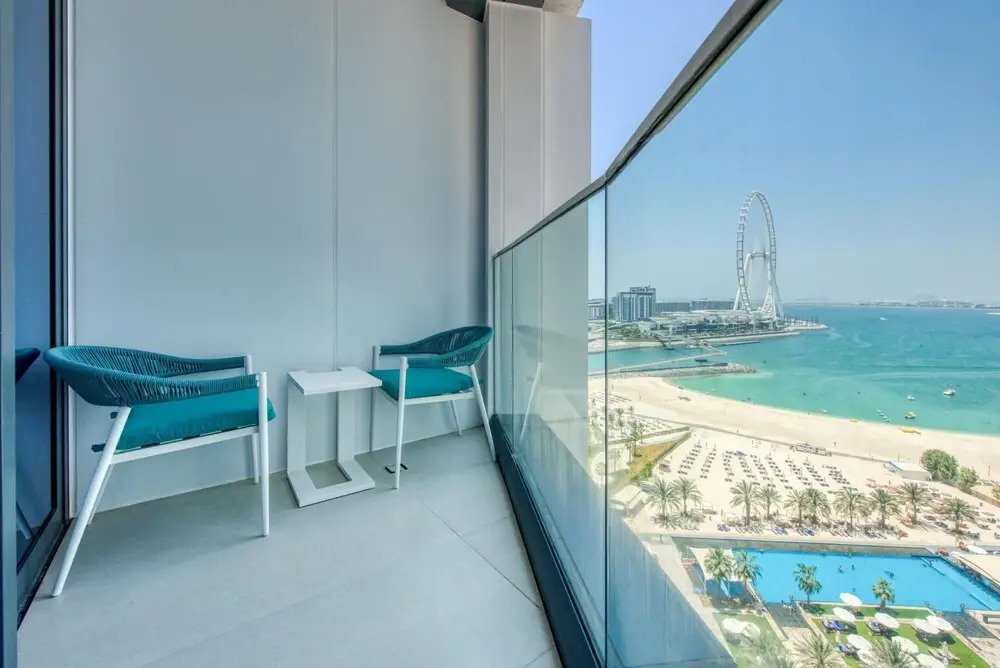 Werova - Sea View 3BR with Hotel Facilities Access