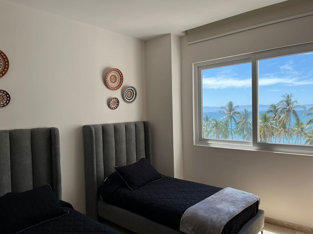 Bellevie Ocean View Terrace by the Beach