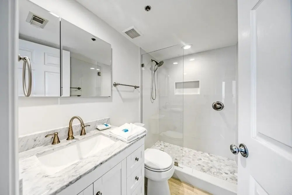 One Seagrove Place Unit 701 2 Bedroom Condo by Redawning