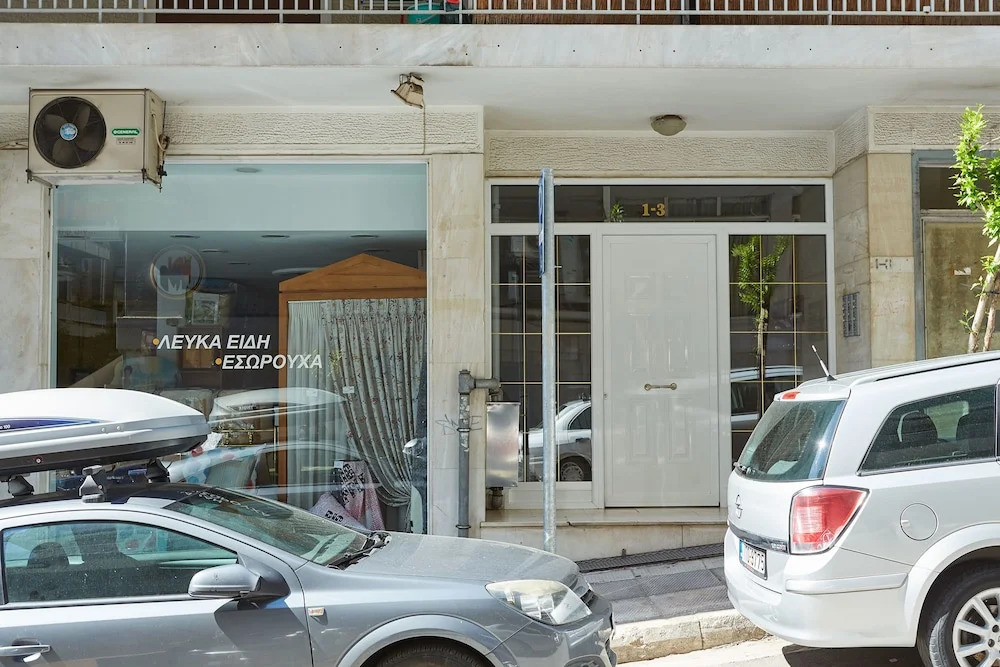 Fabulous 3BD Apt close to Kalimarmaro