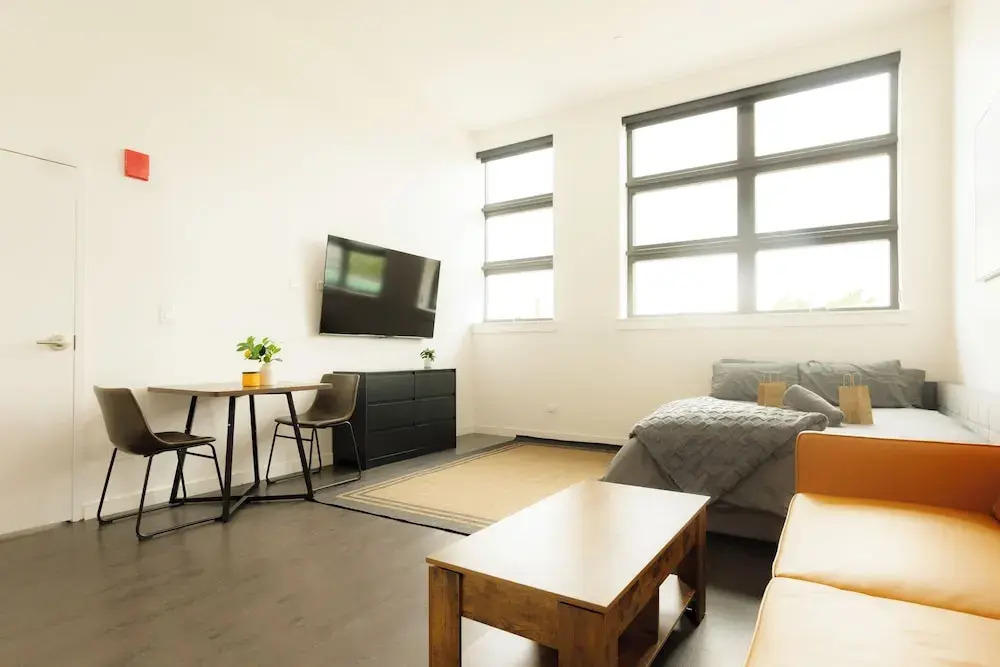 Above The Roots - Elegant Studio Stay