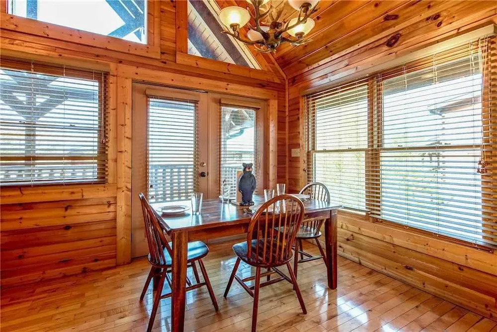 Mountain Dreams II 3 Bedroom Home with Hot Tub