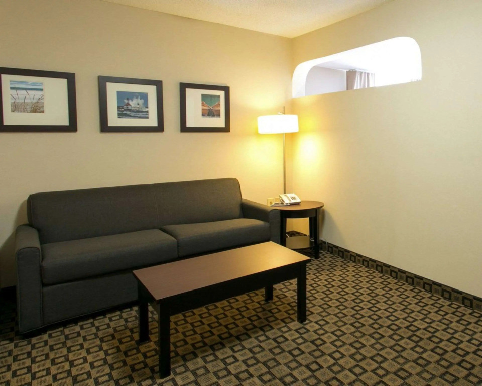 Comfort Suites Benton Harbor - St Joseph