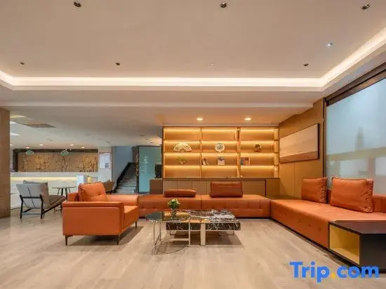 Vienna Hotel (Xiaoyi Wanda Plaza Municipal Government Branch)