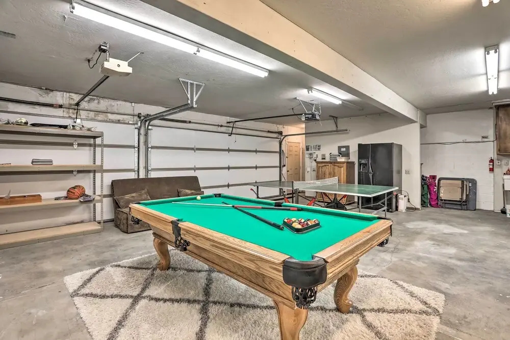 Boho-chic Home w/ Game Room Near Lake Gregory!