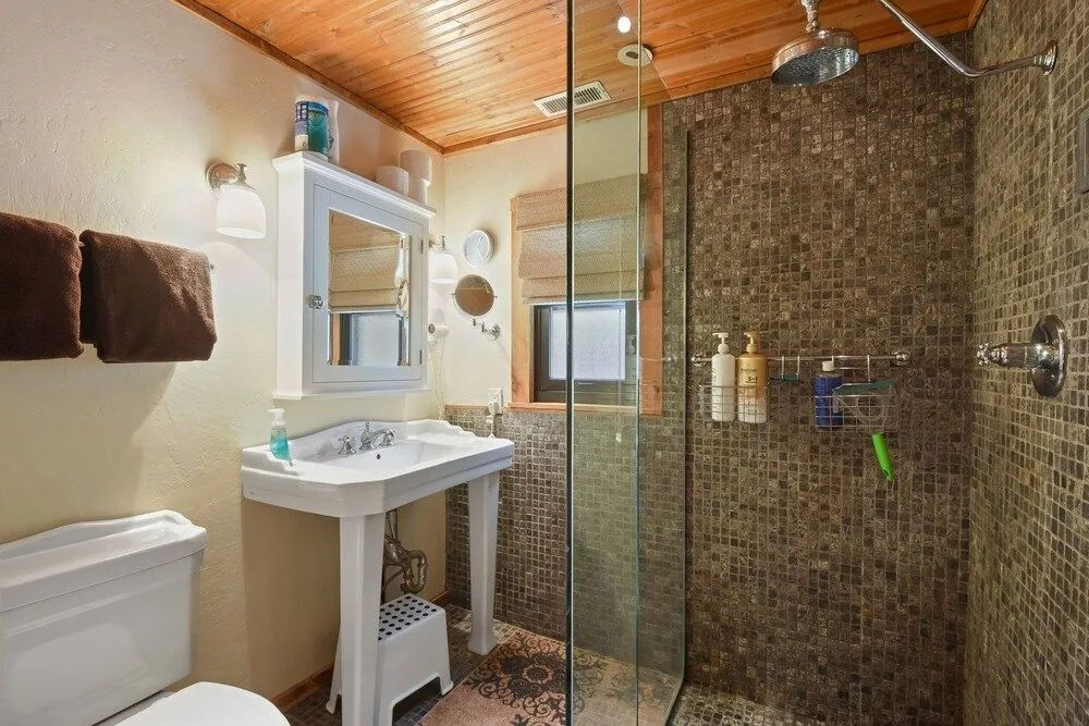 Camp Brassie - On Golf Course, Dog Friendly 2 Bedroom Home by Redawning