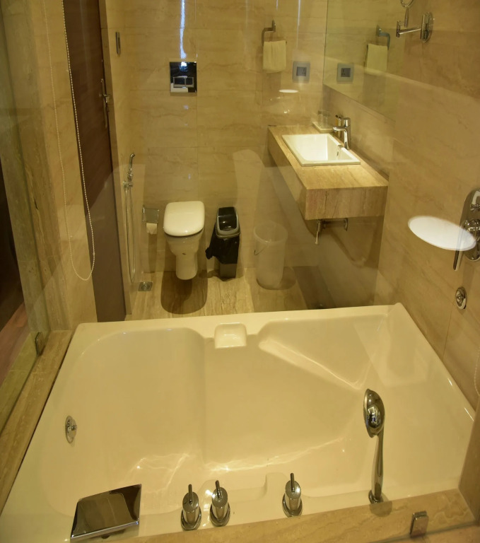 Marigold Sarovar Portico Shimla with Heated pool and AC Rooms-A Resort cottage and SPA