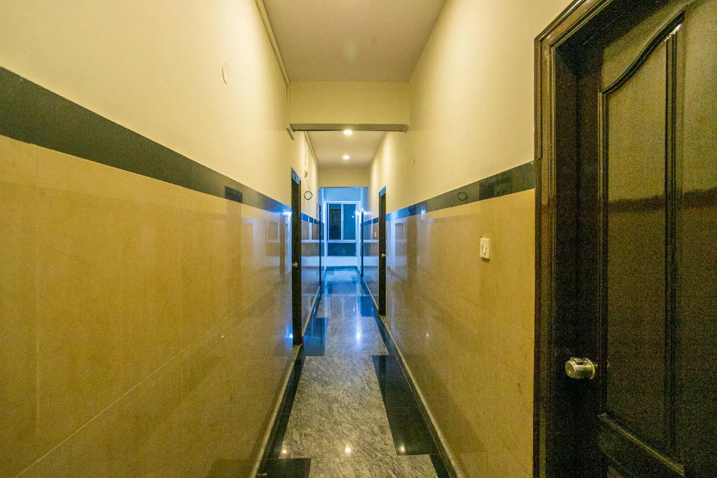OYO 26817 GKS Residency