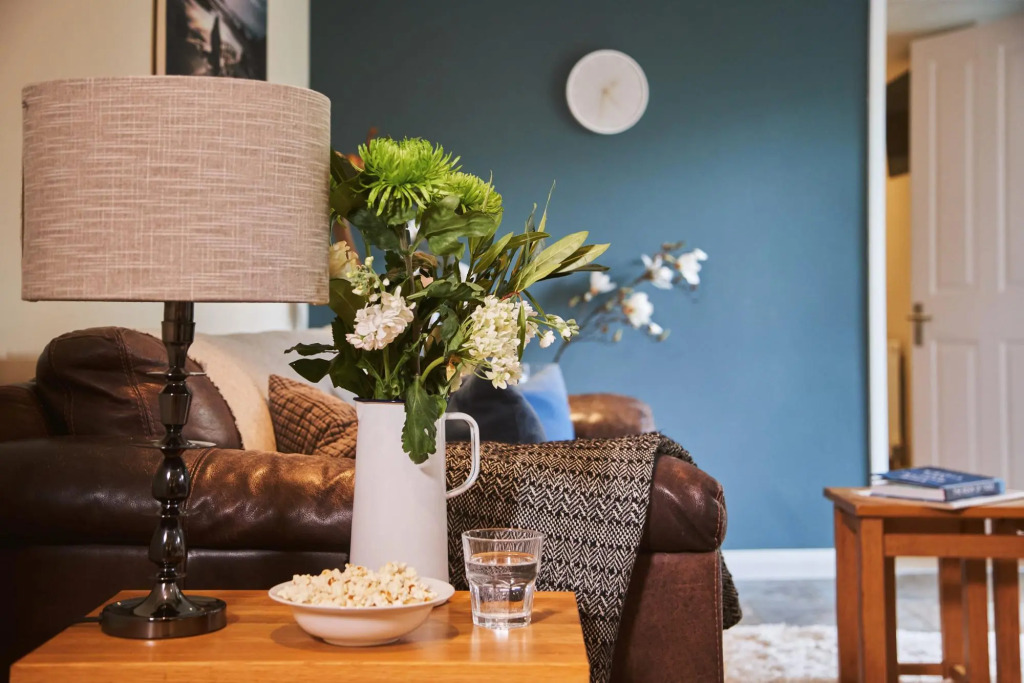 Swallows End – stylish bolthole with hot tub and pool in Dartmoor National Park