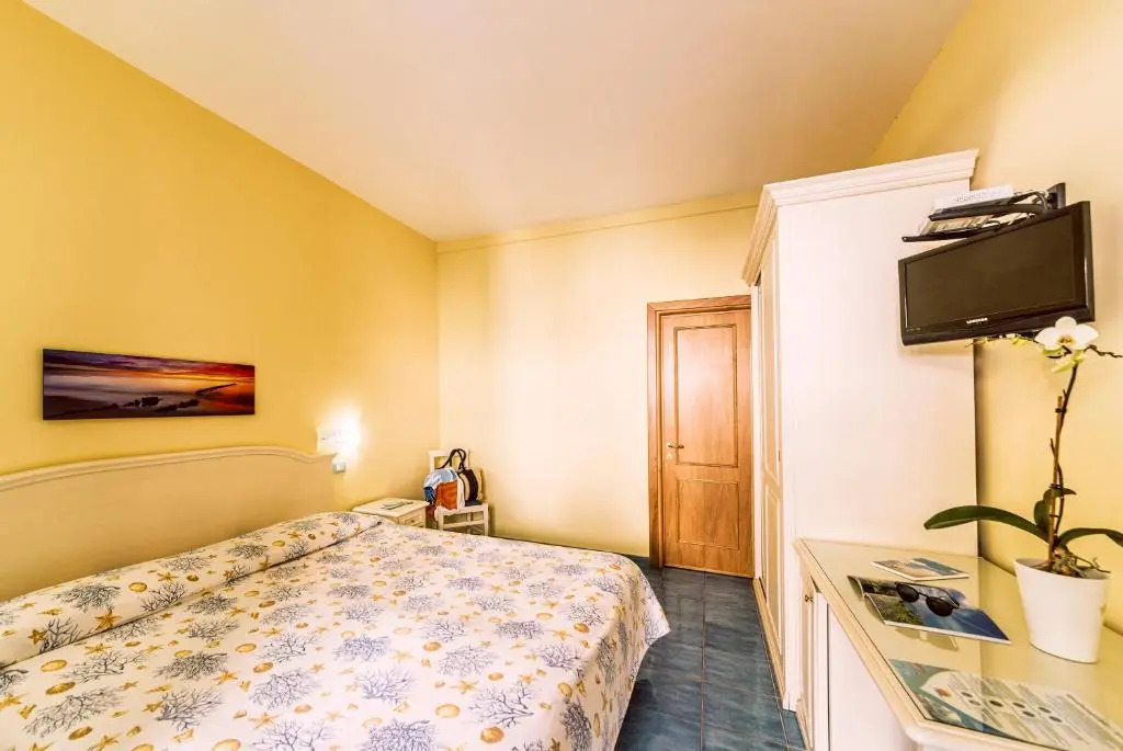 Hotel Cava DellIsola