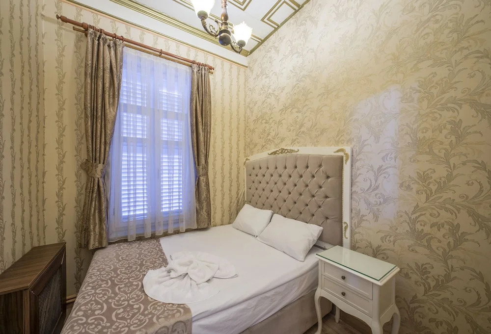 Emre Residence Suites