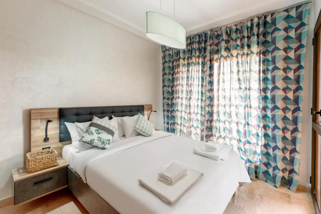 Luxury 3 bedrooms apartment with pool 100MBs wifi