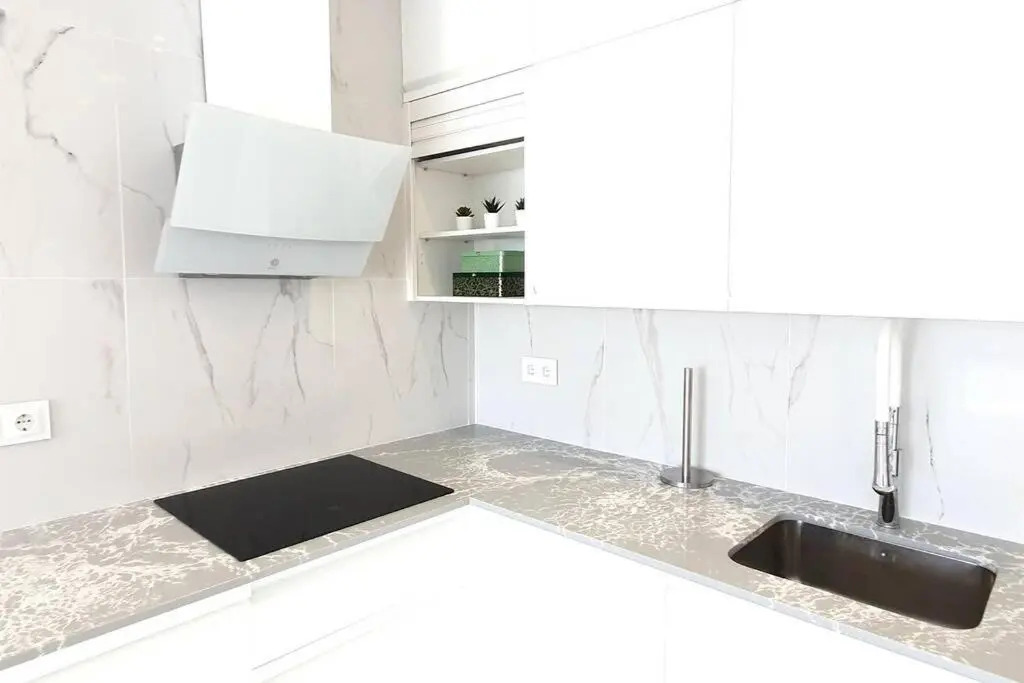 SKOL 645. Exclusive Three Bedrooms Apartment with Sea Views