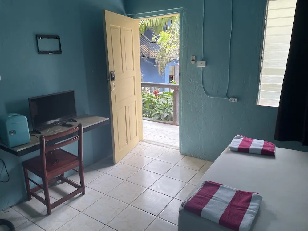 Roatan Airport Boutique Resort