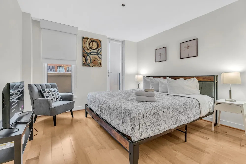 Centrally Located Furnished Apt In Penn Quarter 2 Bedroom Apts by RedAwning