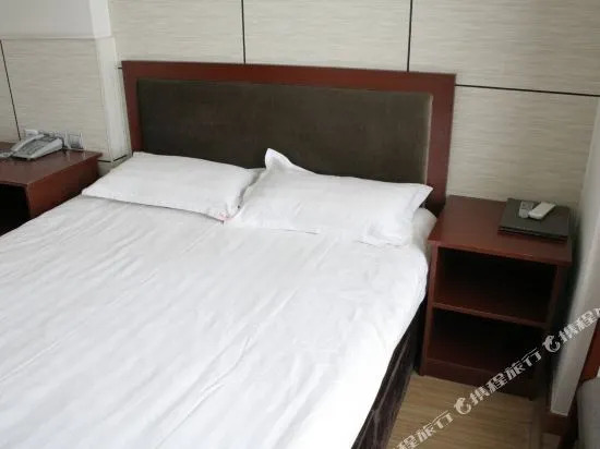 Yinchuan Xianju Hotel (Huaiyuan Night Market)