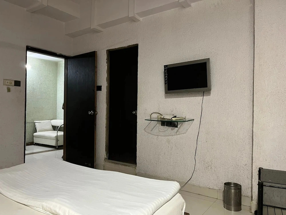 Hotel Ace Inn