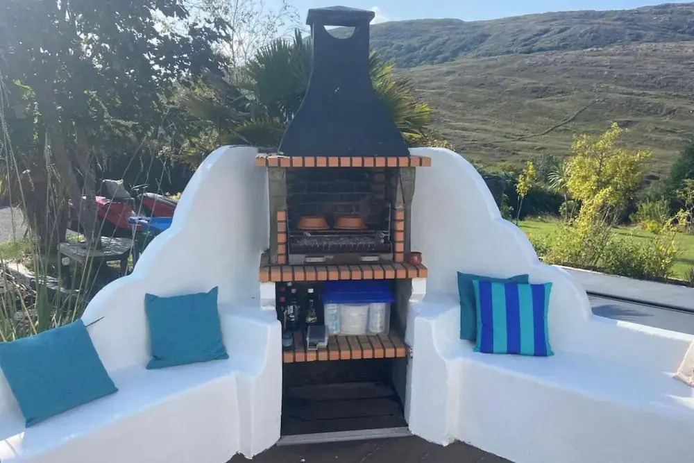 Shantalla West Cork Farmhouse With Hot Tub & Sauna