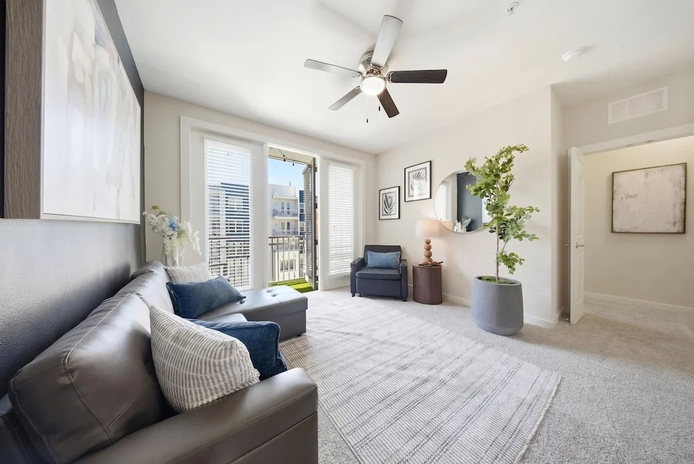Modern 2BR w Pool Pet-friendly Unit 18