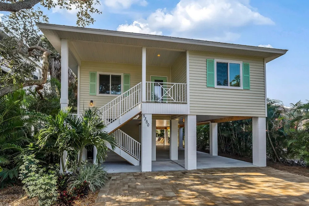 5350 Palmetto Street by Coastal Vacation Properties