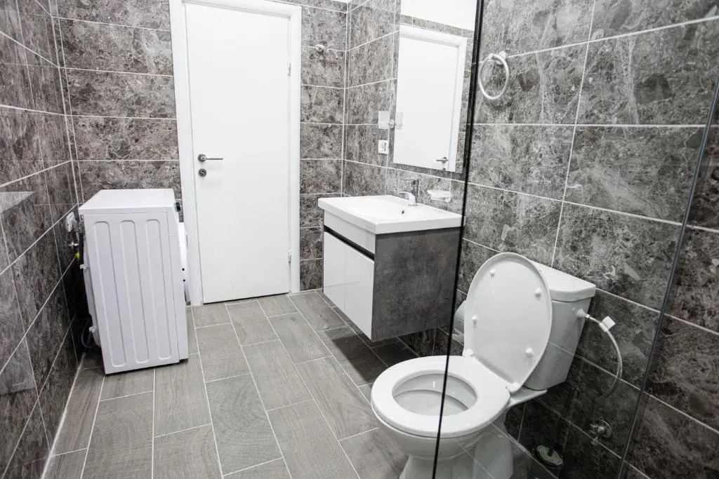 4 BR apartment & BBQ veranda