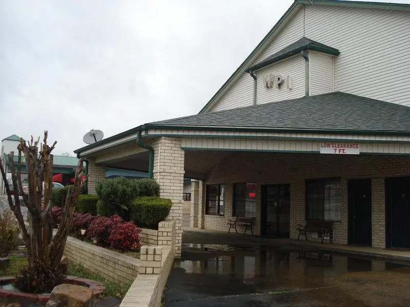 Western Plaza Inn