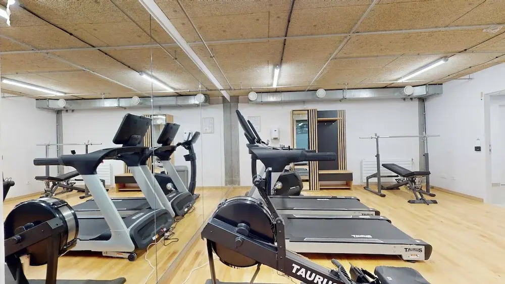 Room 1211 in a Premium Residence- Sport/laundry
