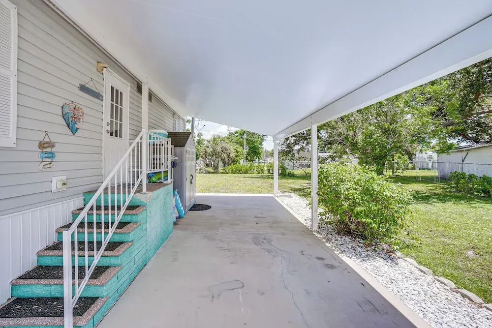 Tee Off & Soak Up Sun! Airy Englewood Gem w/ Yard