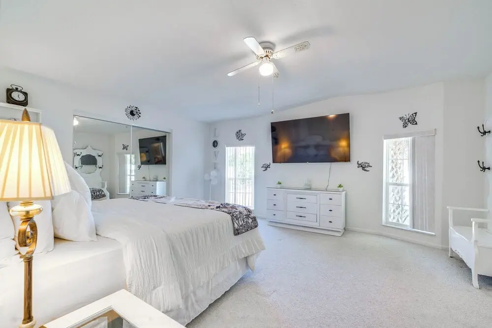 Waterfront Weeki Wachee Home w/ Fire Pit!