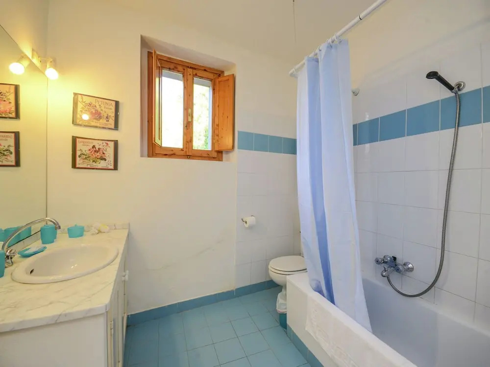 Villa with swimming pool and panoramic view of the Apennines