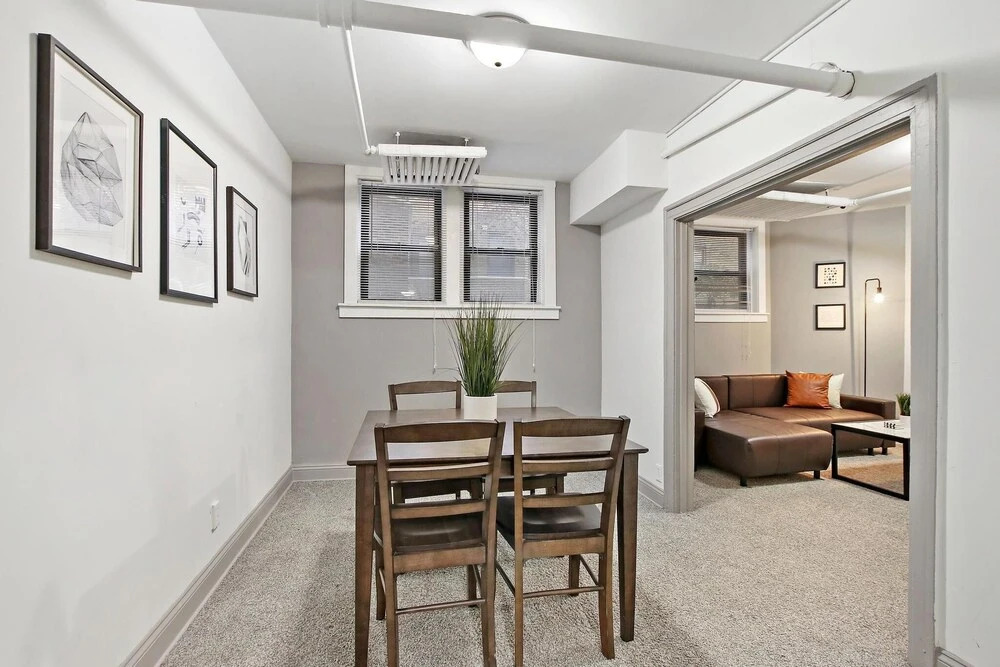 Front Garden 1BR Apt in Lakeview