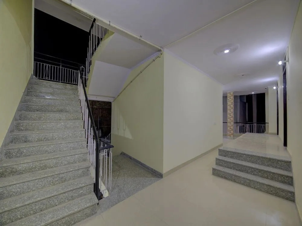 OYO 29270 Kamal Palace