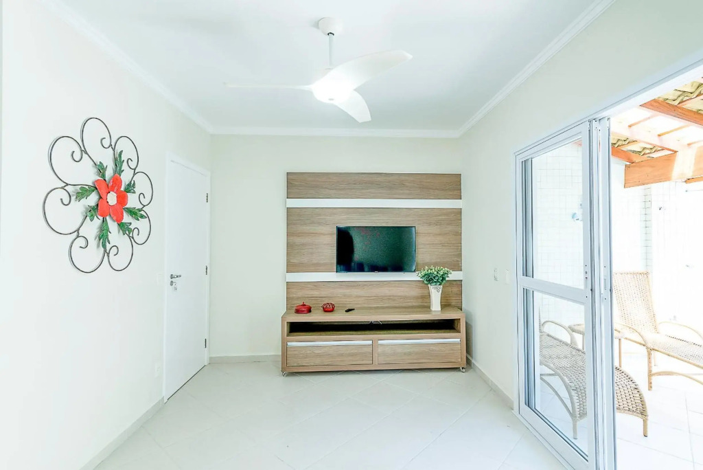Cobertura 3 Suítes - Decorada 350 metros da Praia Grande Ubatuba