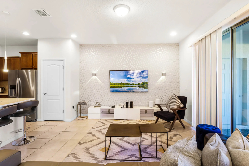 2422DUBAI, Kissimmee, US