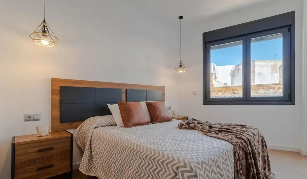 Central Riverside Apartment for Couple