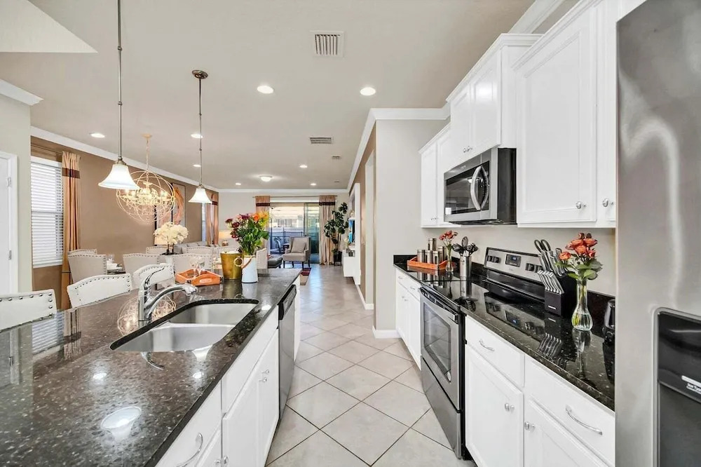 Glamorous Home, Private Pool Sleeps 14 Ww103