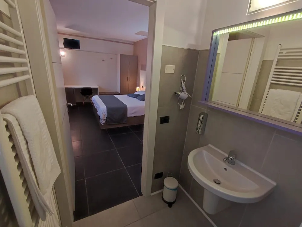 Therra Lodge