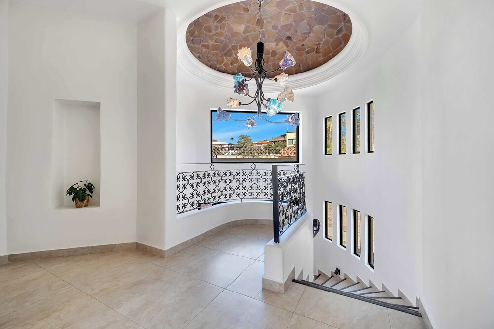 Marbella Lane - PrimeVilla n Modern Home