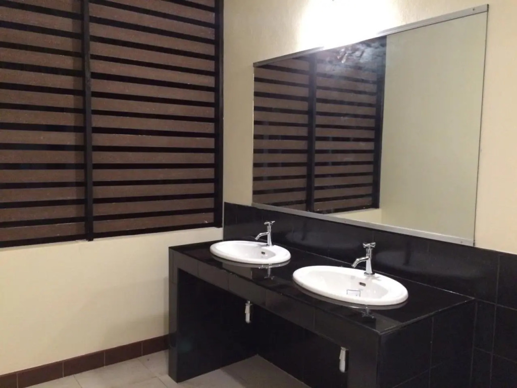 Koh Jum Bungalow & Hostel