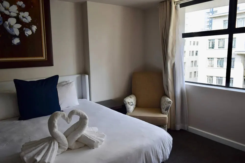 Bijoux Apartment With Rooftop Pool in Cape Town City Centre