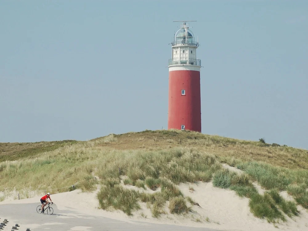 Luxury Chalet With two Bathrooms, Near the sSa on Texel
