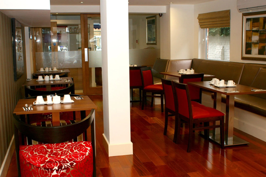 The New London Carlton Hotel & Service Apartments