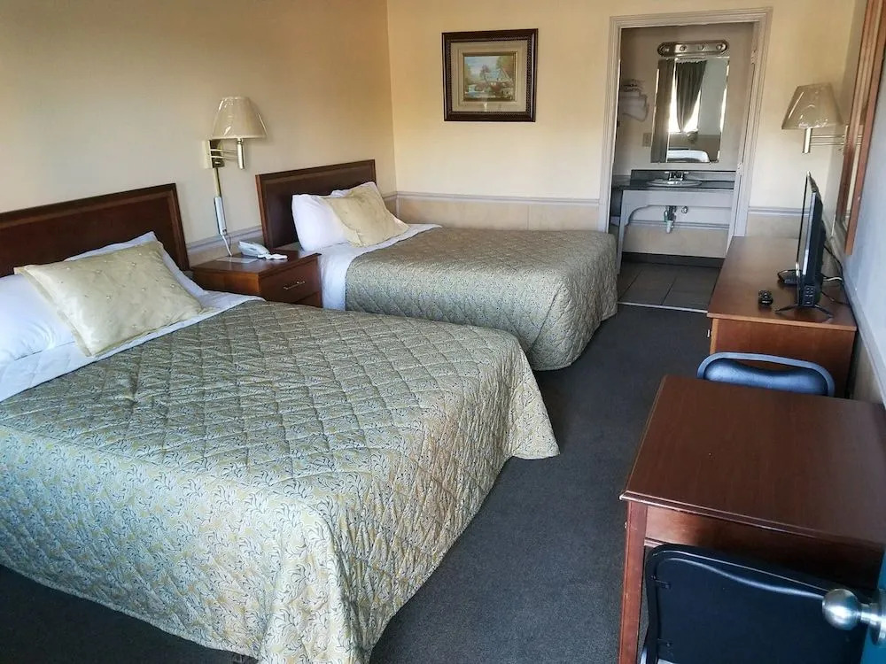 Traveler's Choice Motel