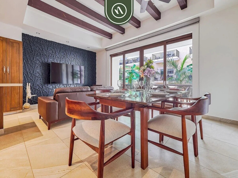 Luxury 2BR Condo in Romatic Zone - Rooftop Pool