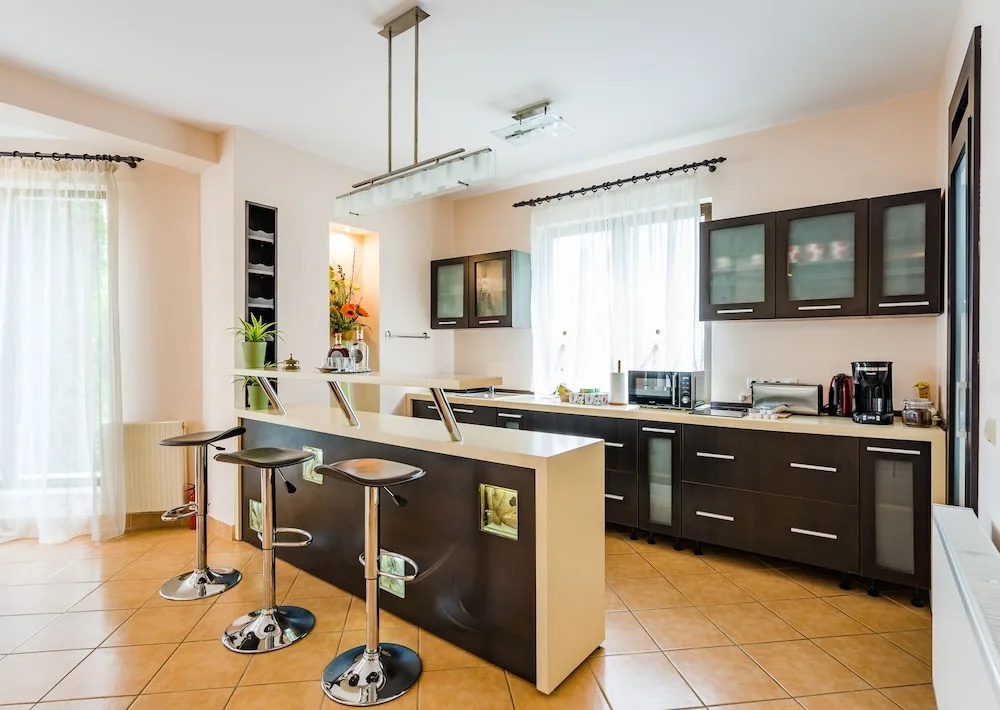 Flora Luxury House
